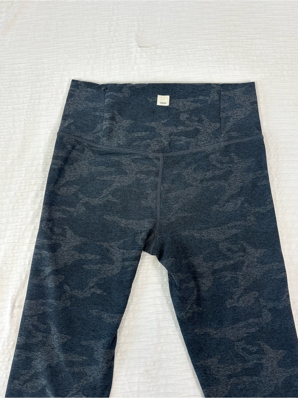 Vuori Black & Charcoal Camo High-Rise Leggings